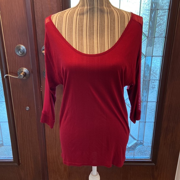 Active Wine Colored Top size Medium - Picture 15 of 16
